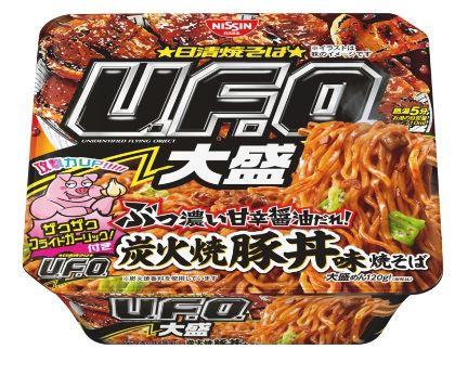 日清食品「日清焼そばU.F.O.大盛 ぶっ濃い甘辛醤油だれ 炭火焼豚丼味焼そば」